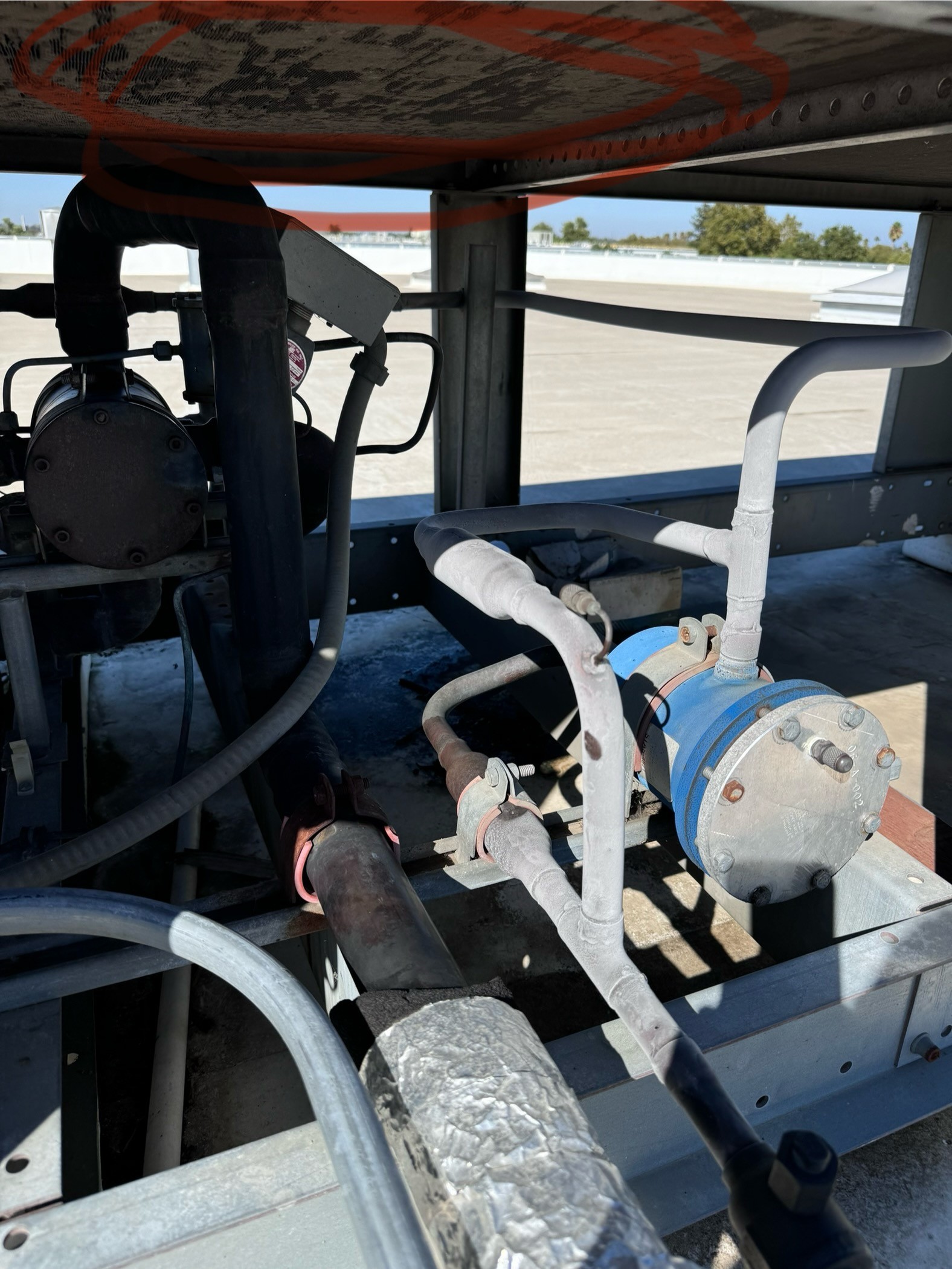 Rooftop HVAC unit service